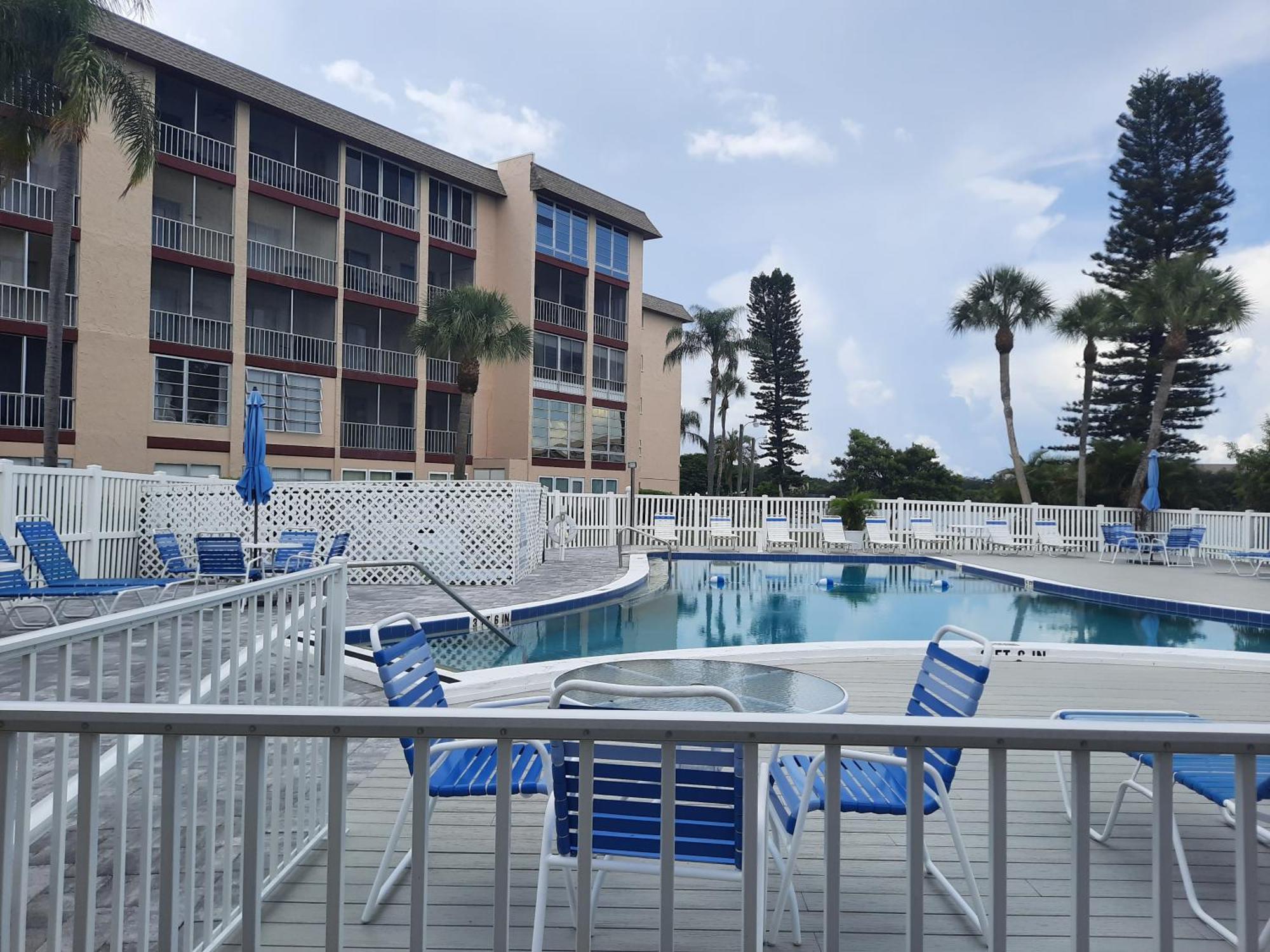 4080 Lake Bayshore Drive Μπράντεντον Εξωτερικό φωτογραφία